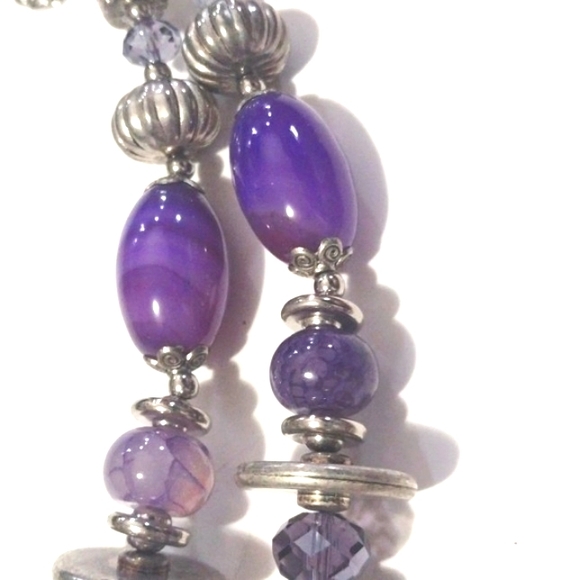 SHADES OF PURPLE AND SILVER BEADED HEAVY NECKLACE WITH SILVER DISCS - Picture 2 of 8